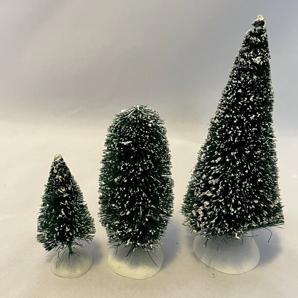 Department 56 Snow Village – Shady Oak Church (1994) w/ Trees and Carolers - Picture 8 of 15